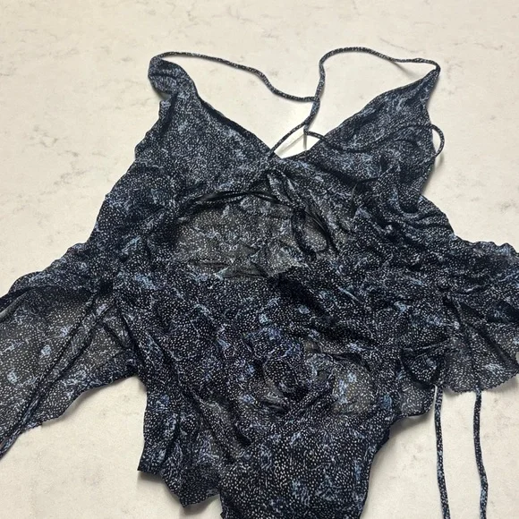 Zara set - great as a fun cover up! XS - Picture 4 of 4